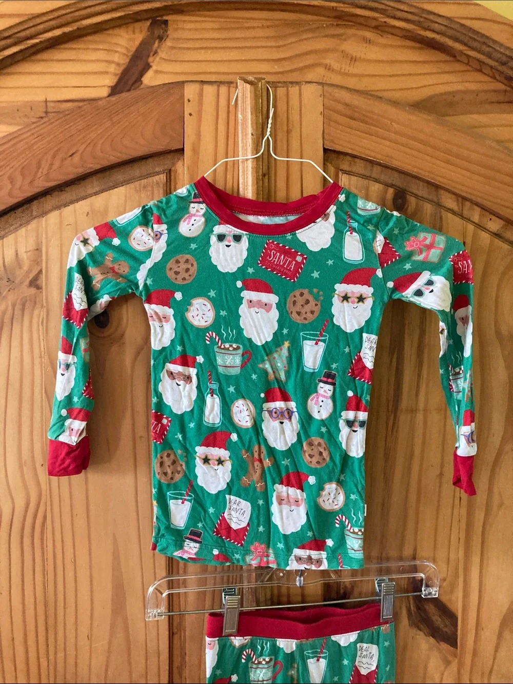 Kids Little Sleepies green Santa 2 piece long sleeve pajamas size 4T